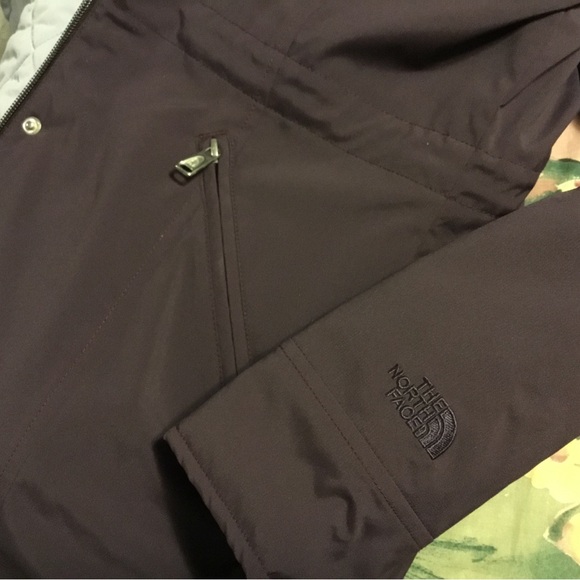 THE NORTH FACE MAUVE&ZIPPERAND SNAP FRONT COAT/QUILTED INSIDE/ATTACHED HOOD/SZ M - Picture 14 of 15